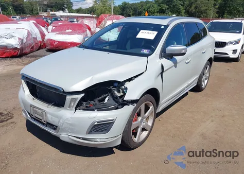 2013 Volvo Xc60 T6/T6 Platinum/T6 Premier Plus/T6 R-Design/T6 R-Design Platinum/T6 R-Design Premier Plus из США, поврежденный, VIN YV4902DZXD2417709